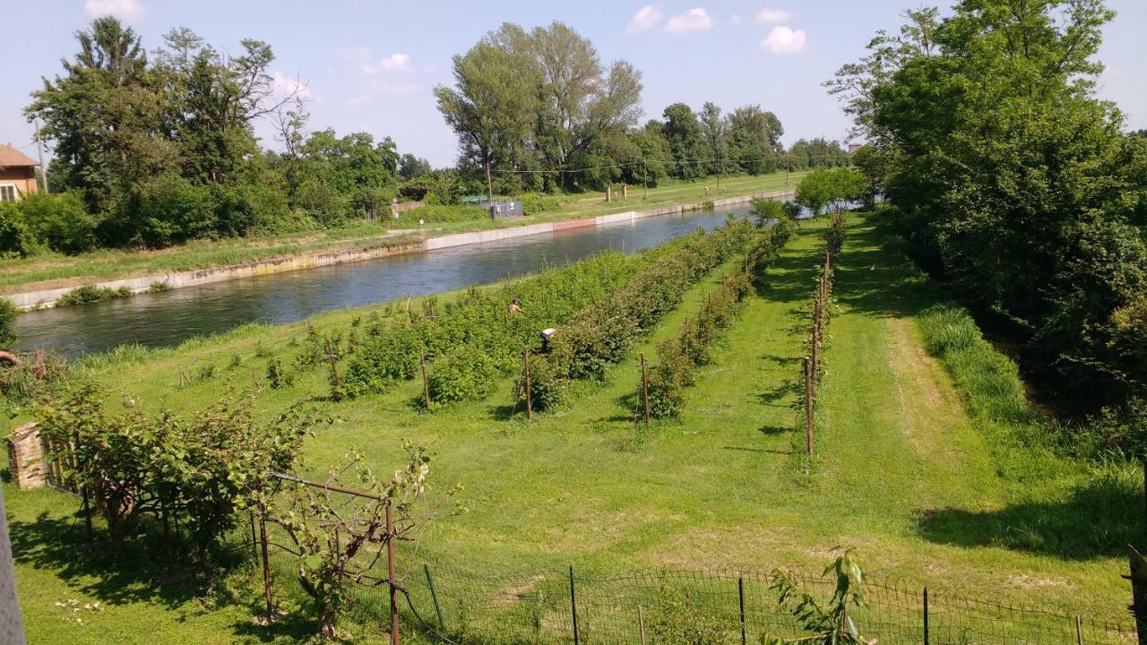 Agriturismo Cascina Poscallone Abbiategrasso Exterior foto